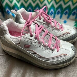 Skechers White and Pink Athletic Shoes